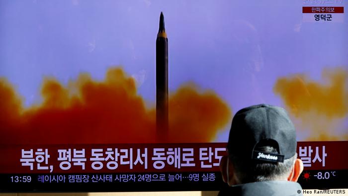 Nordkorea lässt gleich zwei Mittelstreckenraketen aufsteigen