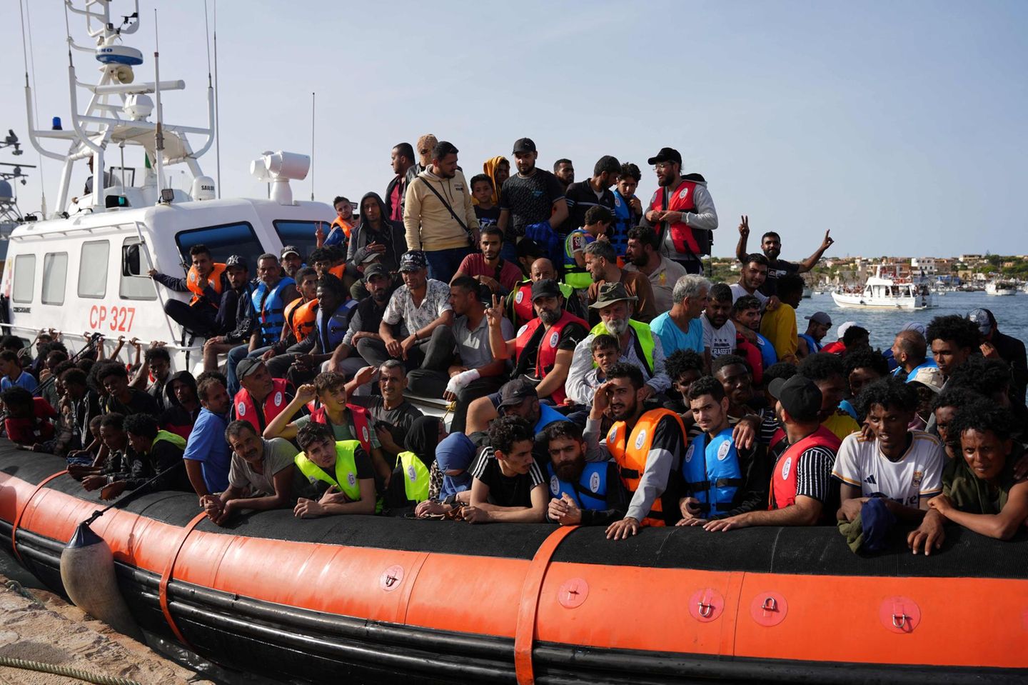 Immer mehr Flüchtlinge kommen nach Europa – wie geht es in der Migrationspolitik weiter?￼