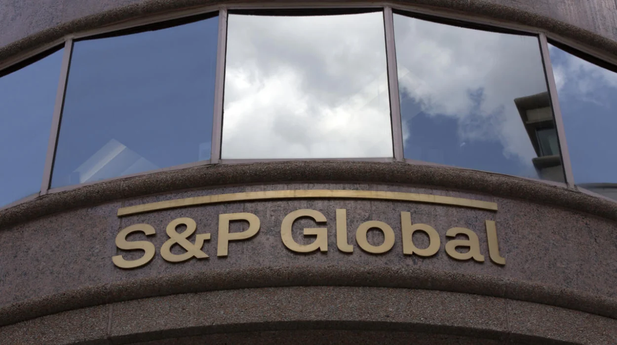 La crise politique française provoque une dégradation inattendue de la note de crédit par S&P
