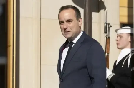 French government survives first no-confidence vote under Lecornu